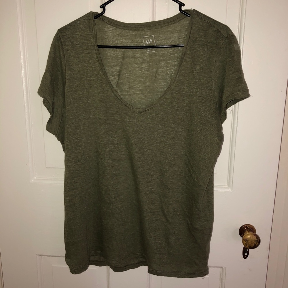 olive green GAP tee
